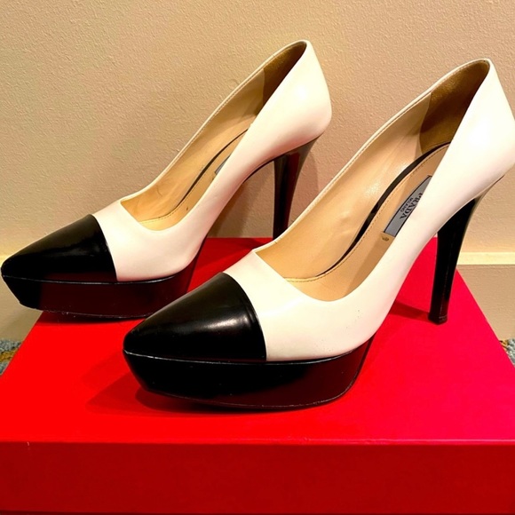 PRADA gorgeous pumps - Picture 1 of 3